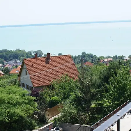 Sargarigo Apartman Haz Villa Balatonalmádi