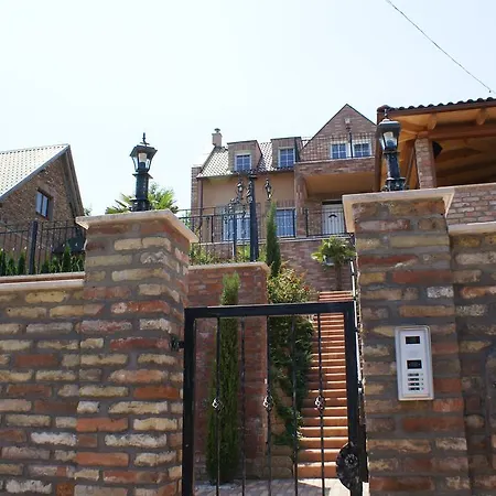 Sargarigo Apartman Haz * Balatonalmádi
