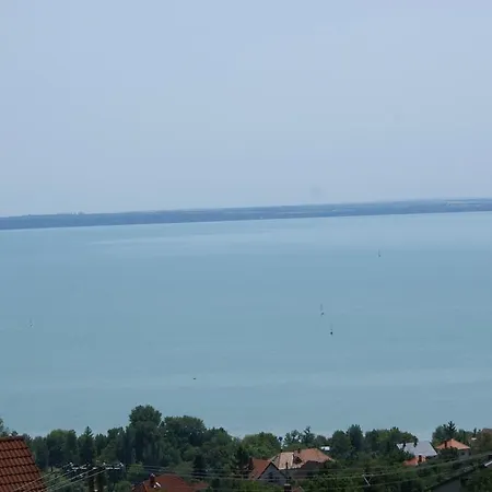 Sargarigo Apartman Haz * Balatonalmádi