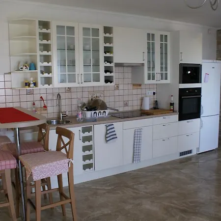 Sargarigo Apartman Haz Villa