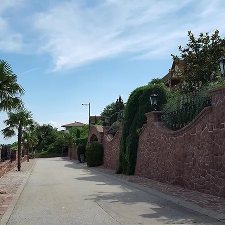 Villa Sargarigo Apartman Haz *